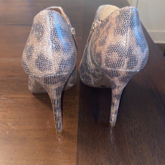 Jessica Simpson Leopard Print Sparkle Booties - Picture 3 of 4